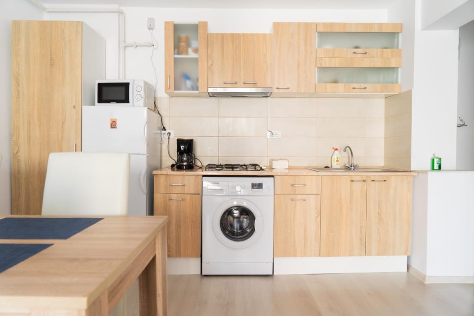 Kitchen or kitchenette, oven, stove
