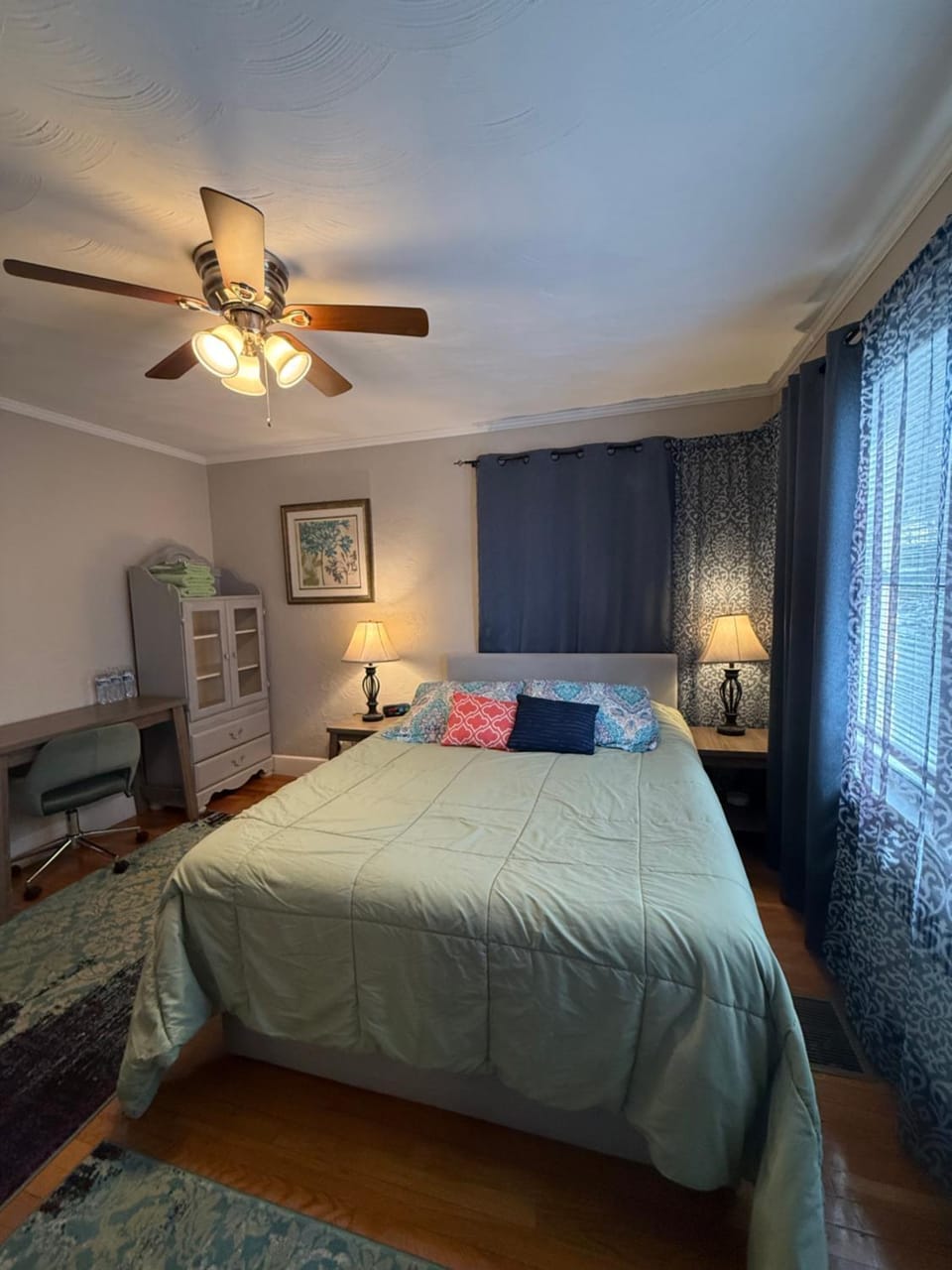 Bed, Photo of the whole room, Bedroom