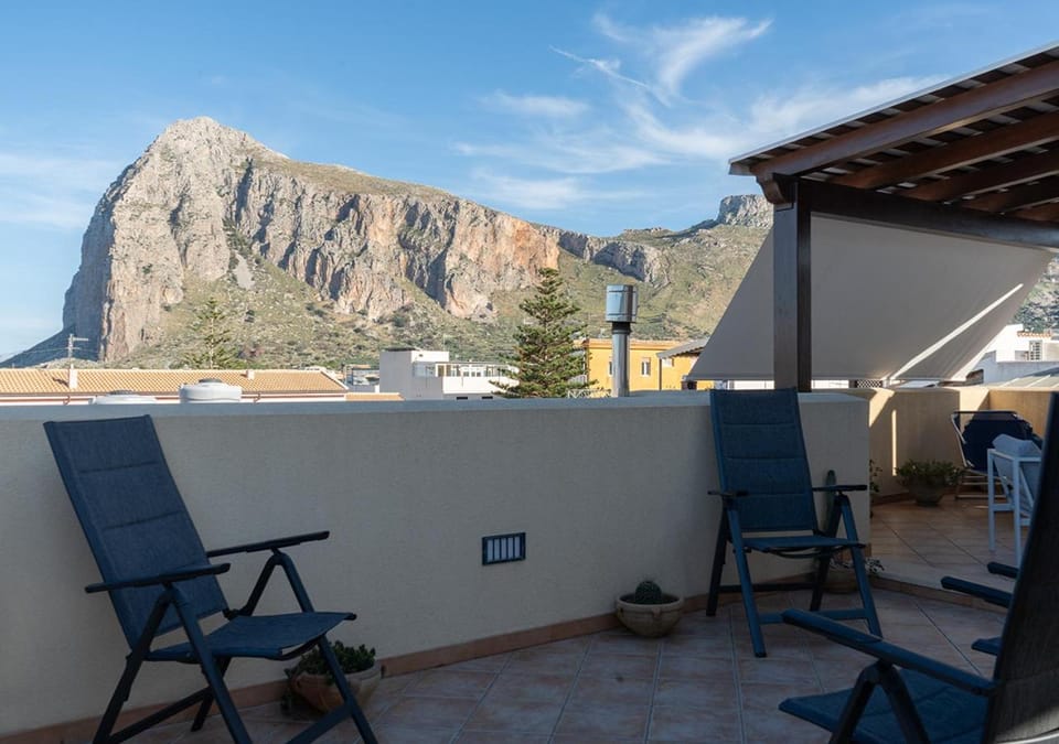 Balcony/Terrace, Mountain view, Sea view
