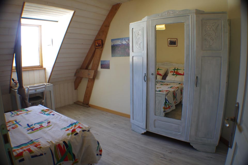 Bed, Photo of the whole room, Bedroom, Family, wardrobe