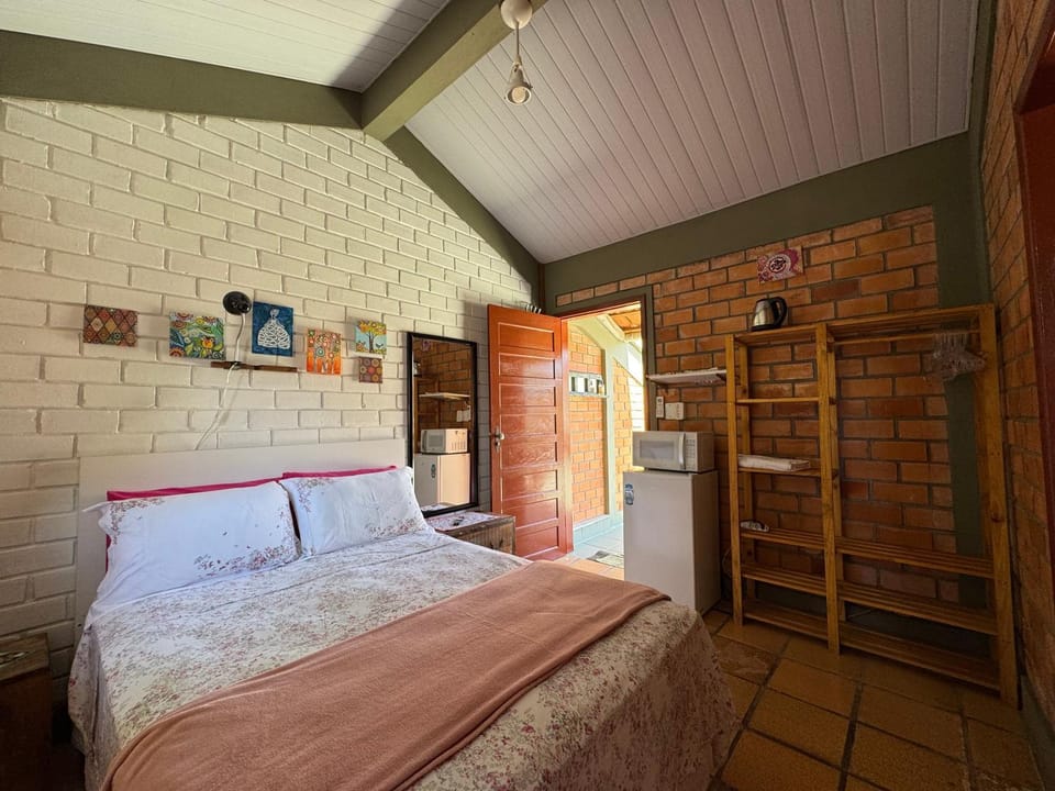 Bed, Photo of the whole room, Bedroom, microwave, minibar, wardrobe