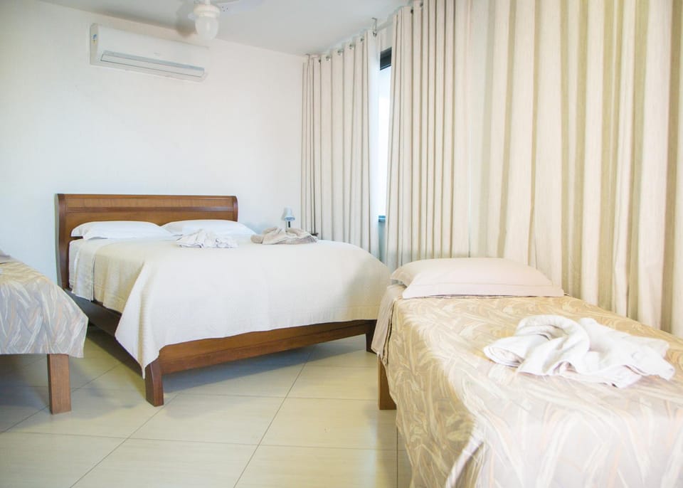 Bed, Photo of the whole room, air conditioner