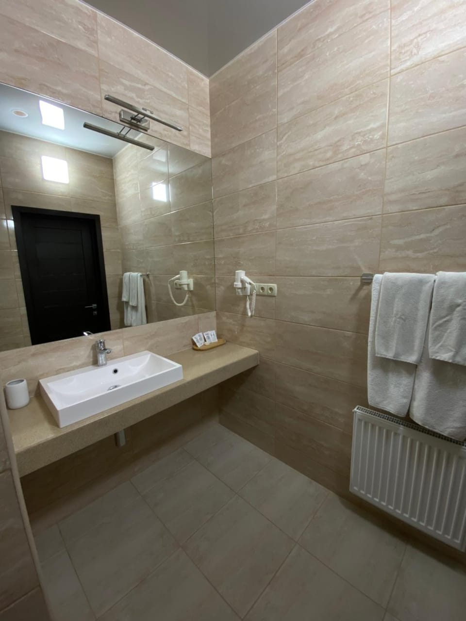 Bathroom, towels