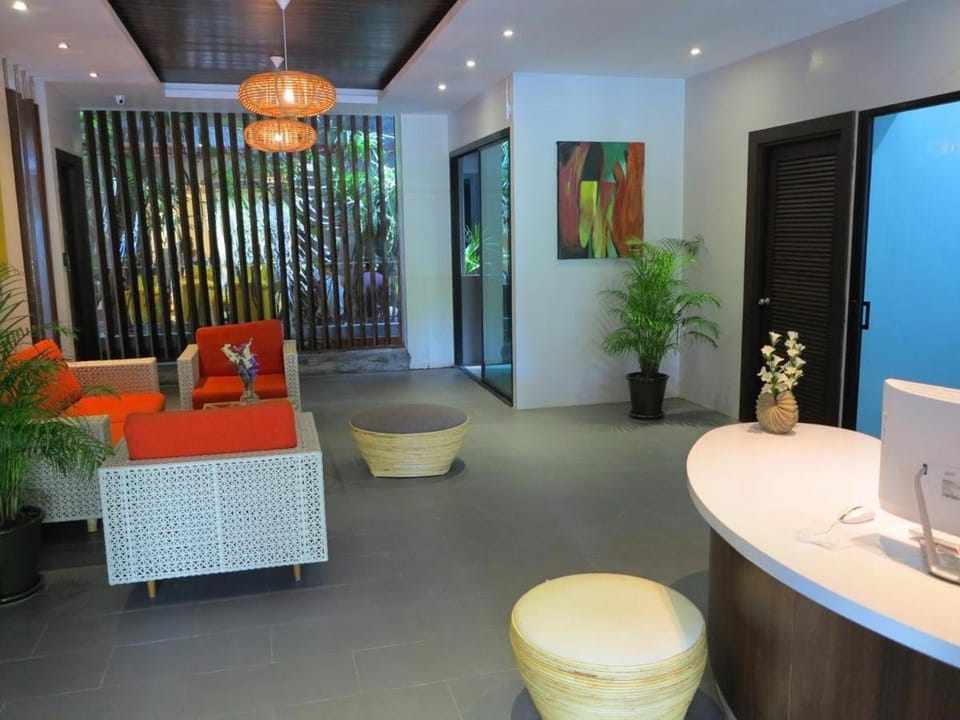 Emerald Terrace Patong Apartment in Patong