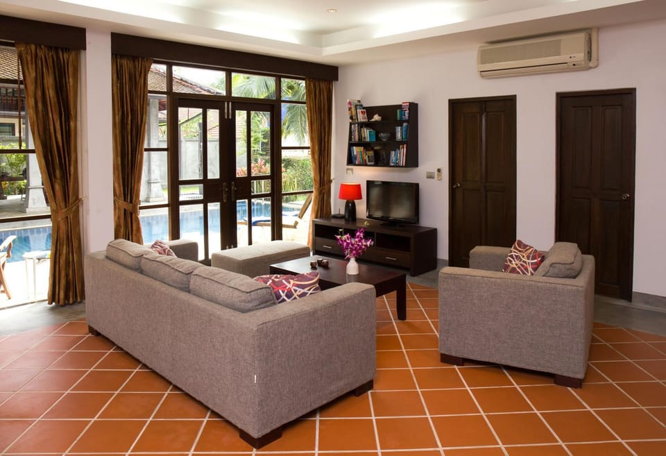 TV and multimedia, Living room, Seating area