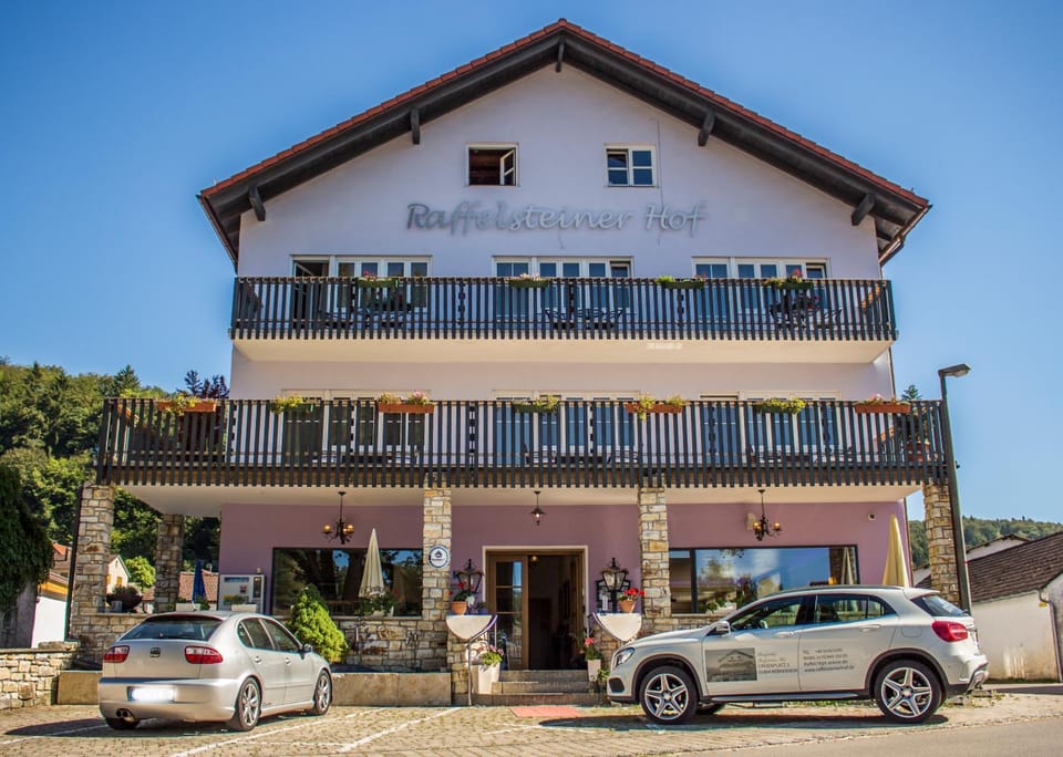 Property building, Facade/entrance