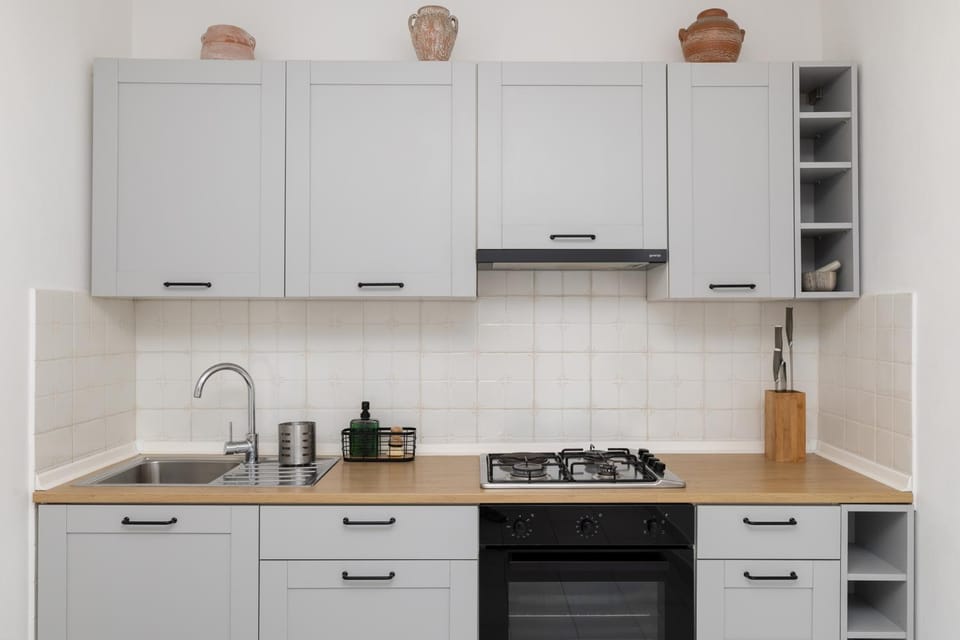 Kitchen or kitchenette, kitchen