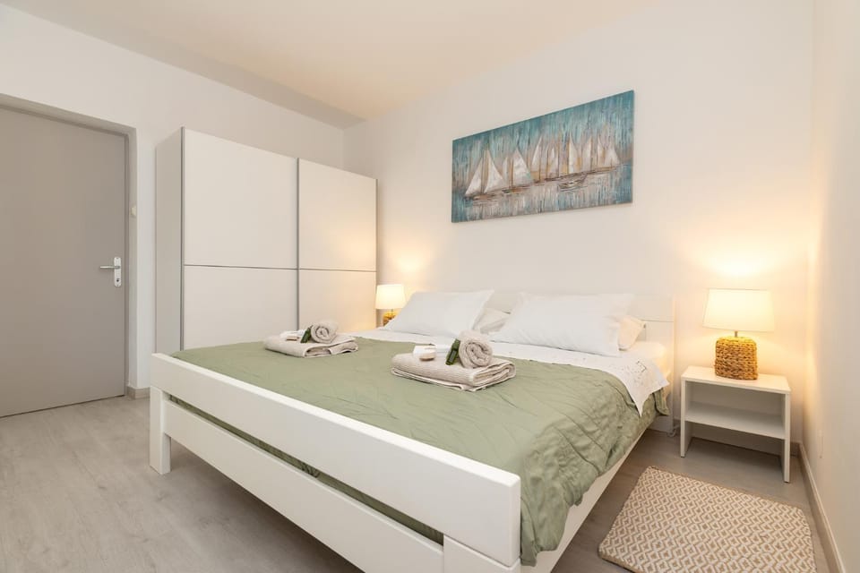 Bed, Bedroom, wardrobe
