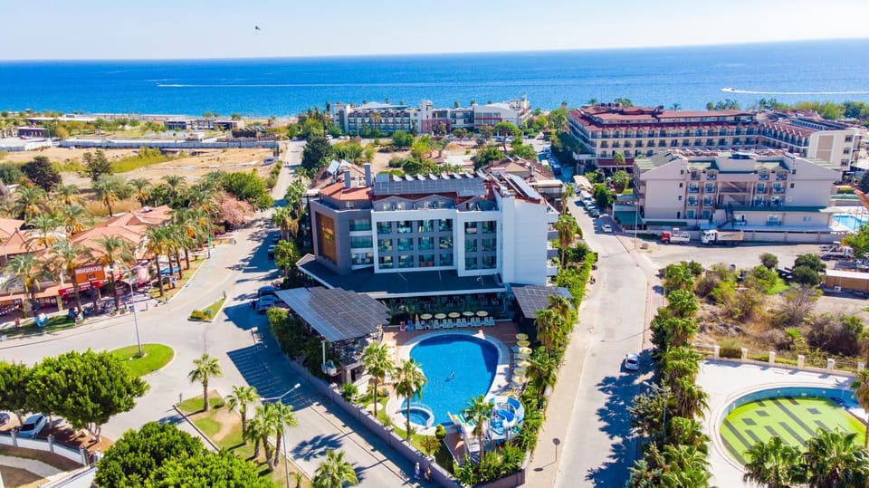 Property building, Bird's eye view, Beach, Location