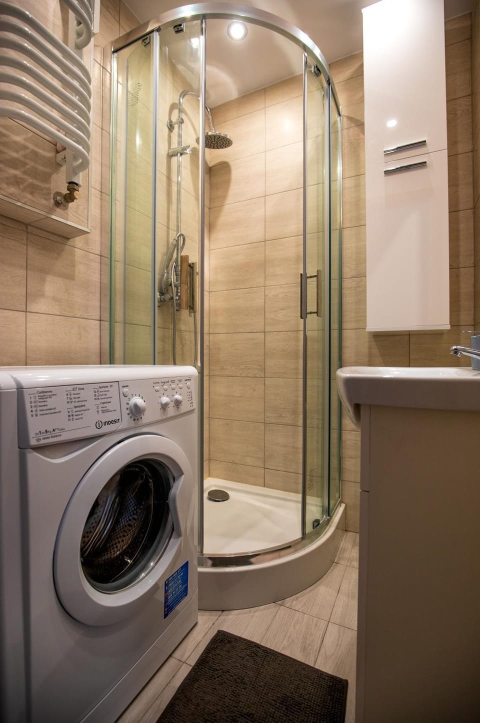 Shower, Bathroom, towels, washing machine, dryer