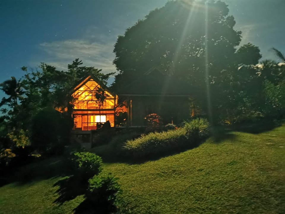 Camiguin Volcano Houses-Panoramic House Bed and Breakfast in Northern Mindanao