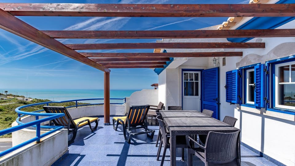 Marquinhos do Mar by AcasaDasCasas Apartment in Ericeira