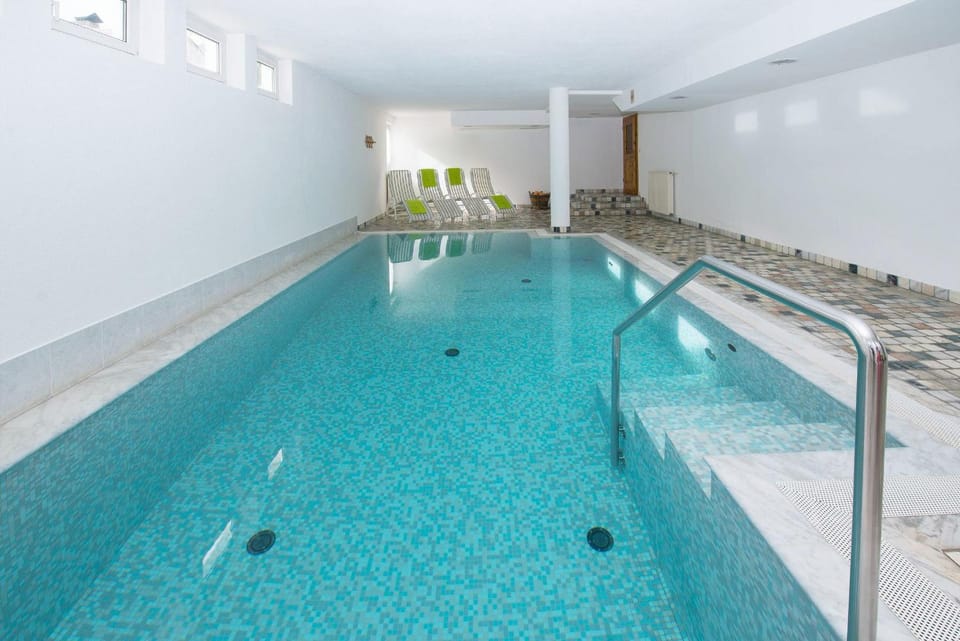 Swimming pool, Public Bath
