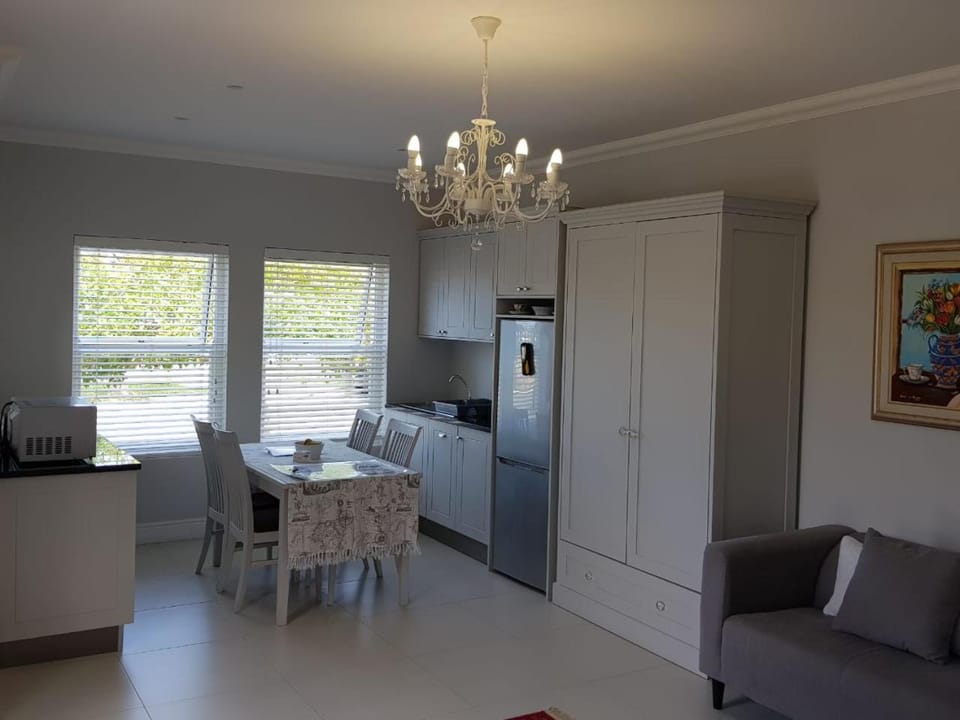 Coral Tree Apartment in Hermanus