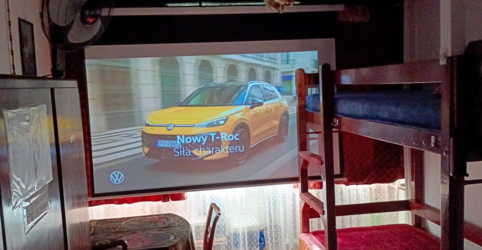TV and multimedia, Photo of the whole room