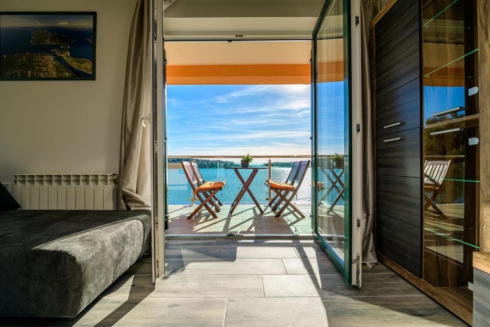 Day, Balcony/Terrace, Living room, Seating area, Sea view