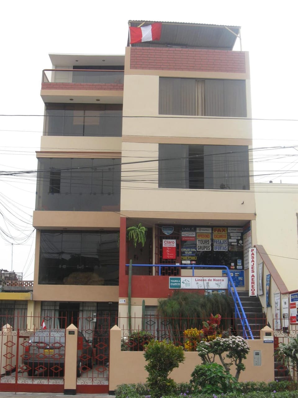 Facade/entrance