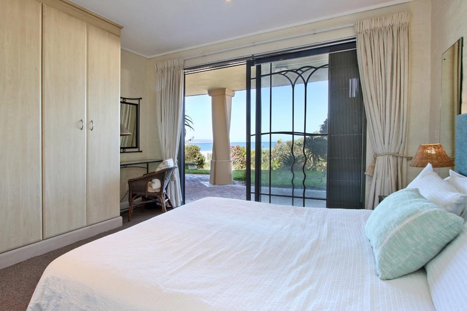 Bedroom, Sea view
