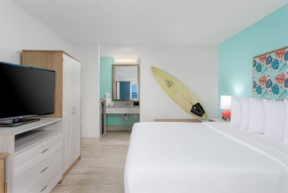 TV and multimedia, Photo of the whole room, Bedroom