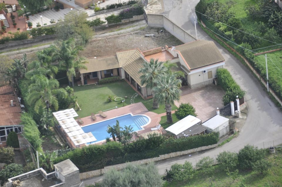 Bird's eye view, Garden view, Pool view