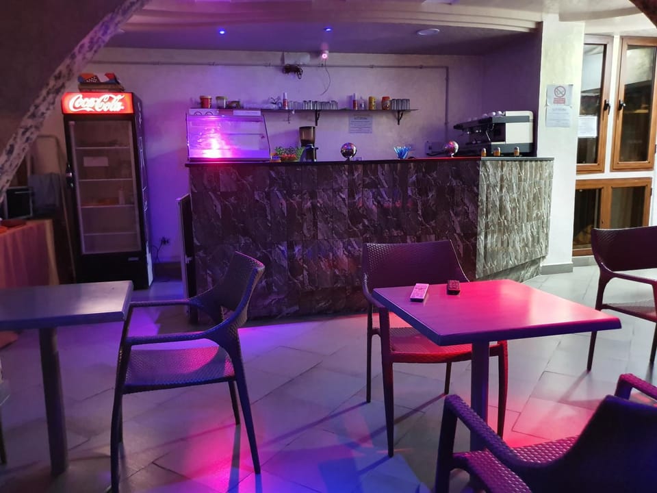 Lounge or bar