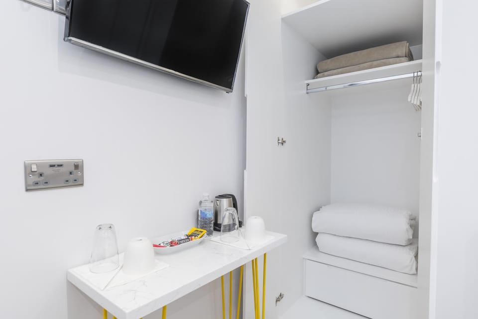 Goldbeaters House Bed and Breakfast in Edgware