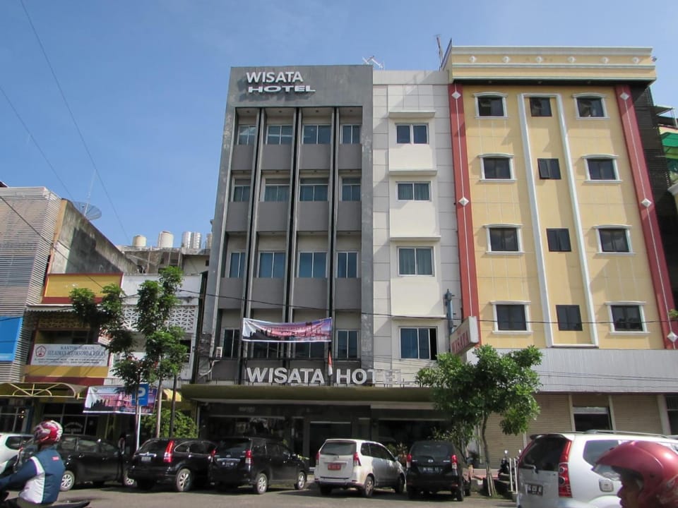 Property building, Neighbourhood