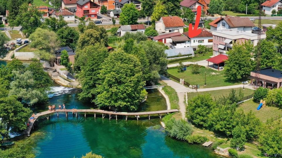 Neighbourhood, Bird's eye view
