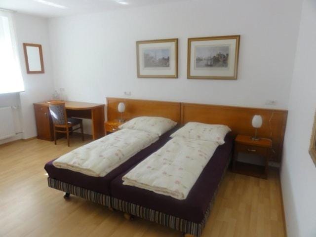 Bed, Day