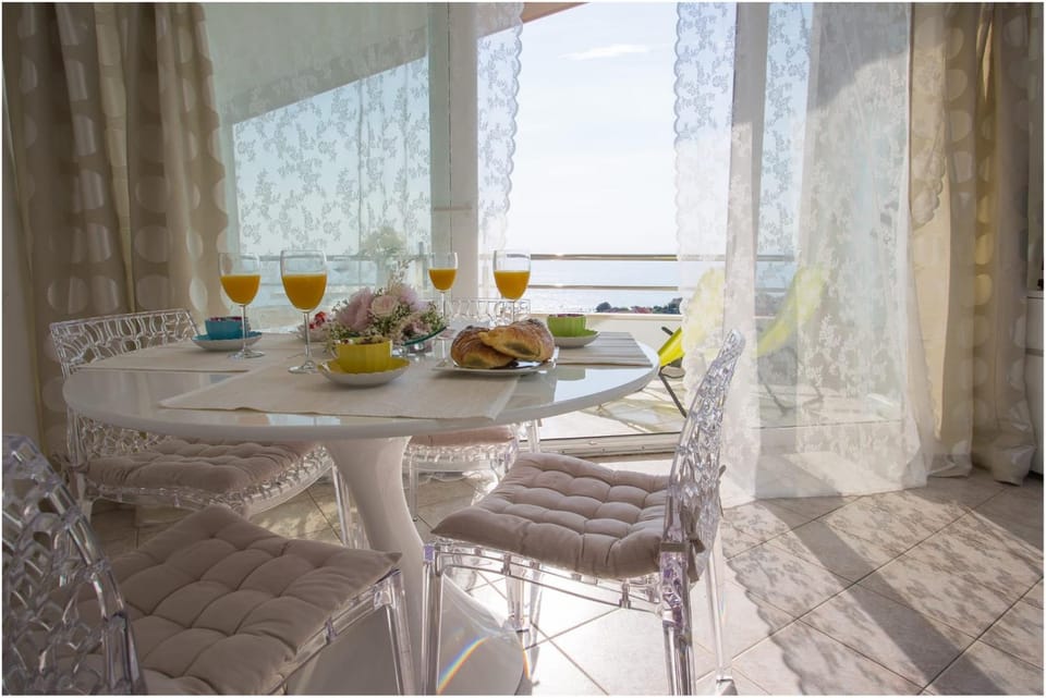 Dining area, Sea view