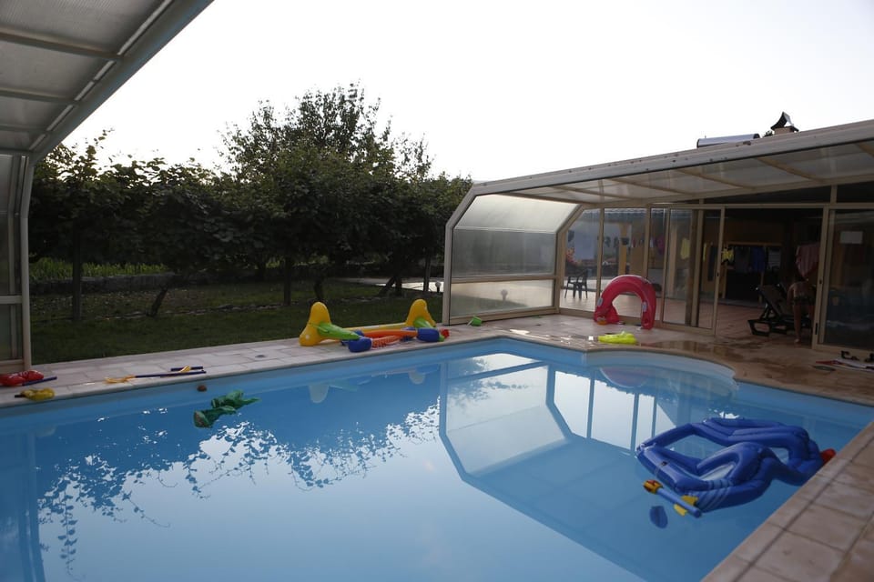 Swimming pool, Swimming pool