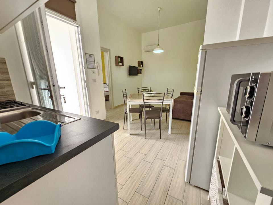 Kitchen or kitchenette, Living room, Seating area