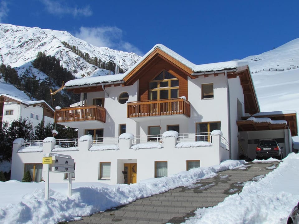 Facade/entrance, Natural landscape, On site