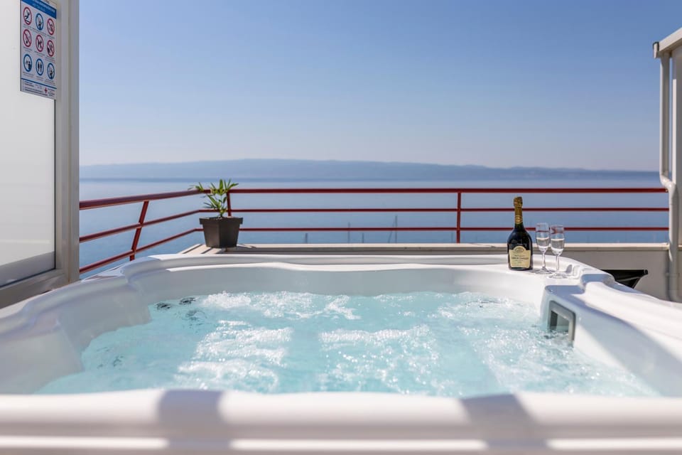 Hot Tub, Balcony/Terrace, Sea view