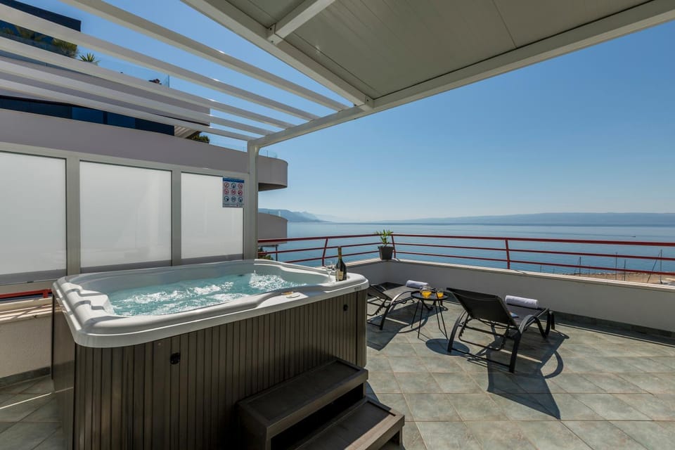 Hot Tub, Sea view