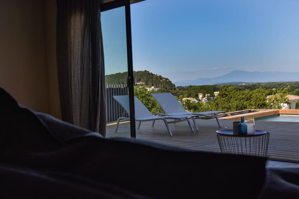 Mountain view, Pool view