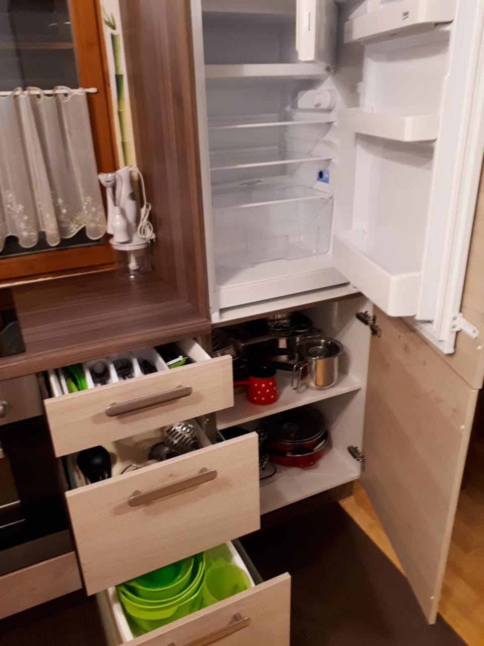 Coffee/tea facilities, Food and drinks