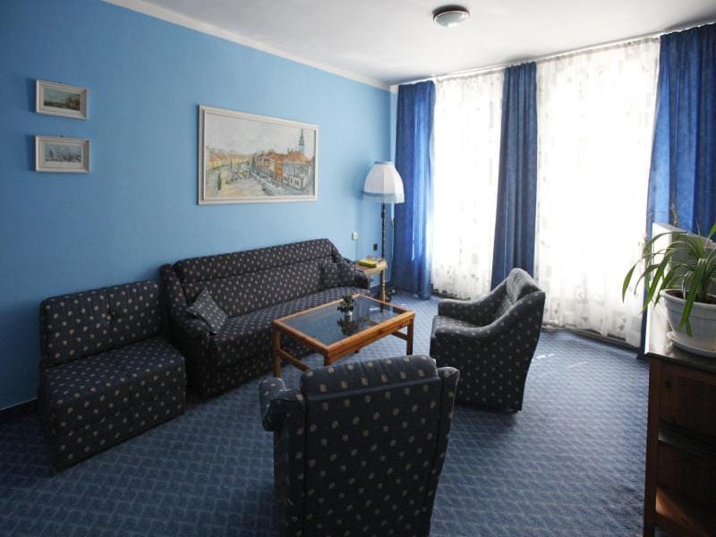 Day, Living room