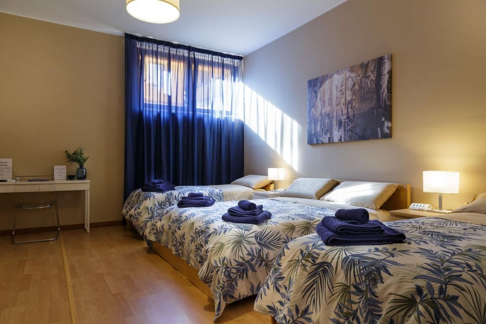 Bed, TV and multimedia, Bedroom, internet, internet, minibar, safe, towels, wardrobe, air conditioner, air conditioner