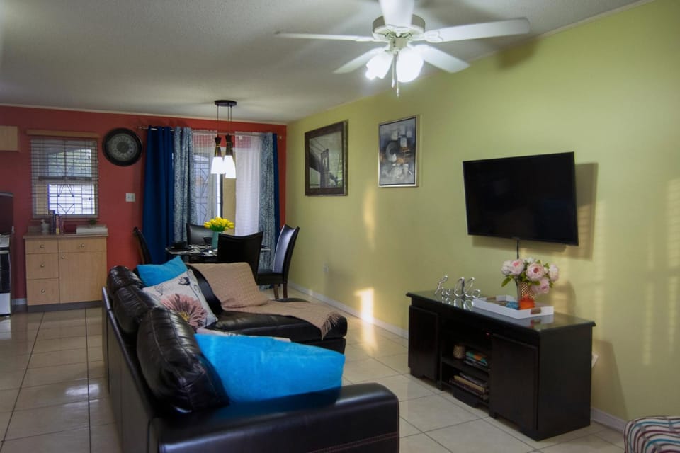 Living room, Photo of the whole room