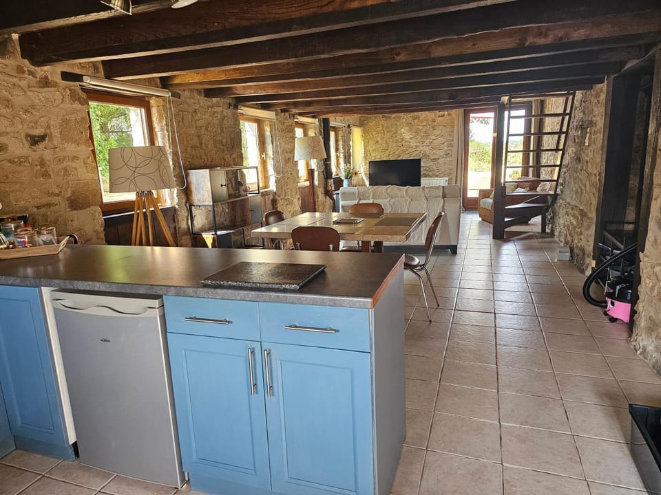 TV and multimedia, Kitchen or kitchenette, Living room, Seating area, Dining area, dishwasher, oven, pet friendly