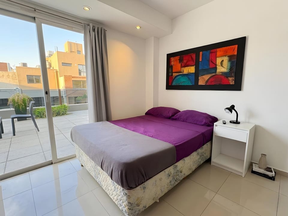 Bed, Balcony/Terrace, City view