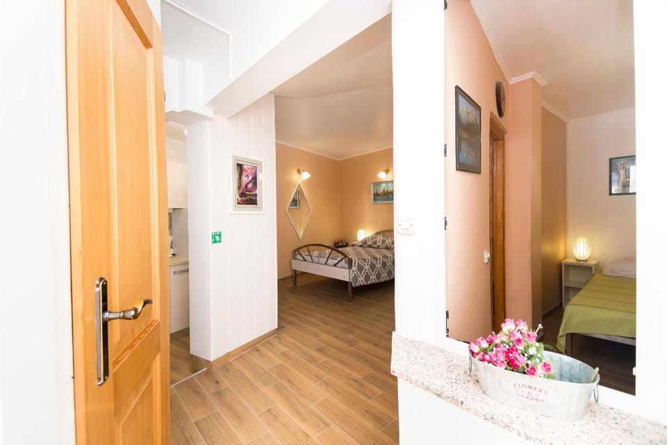 Dining area, Bedroom