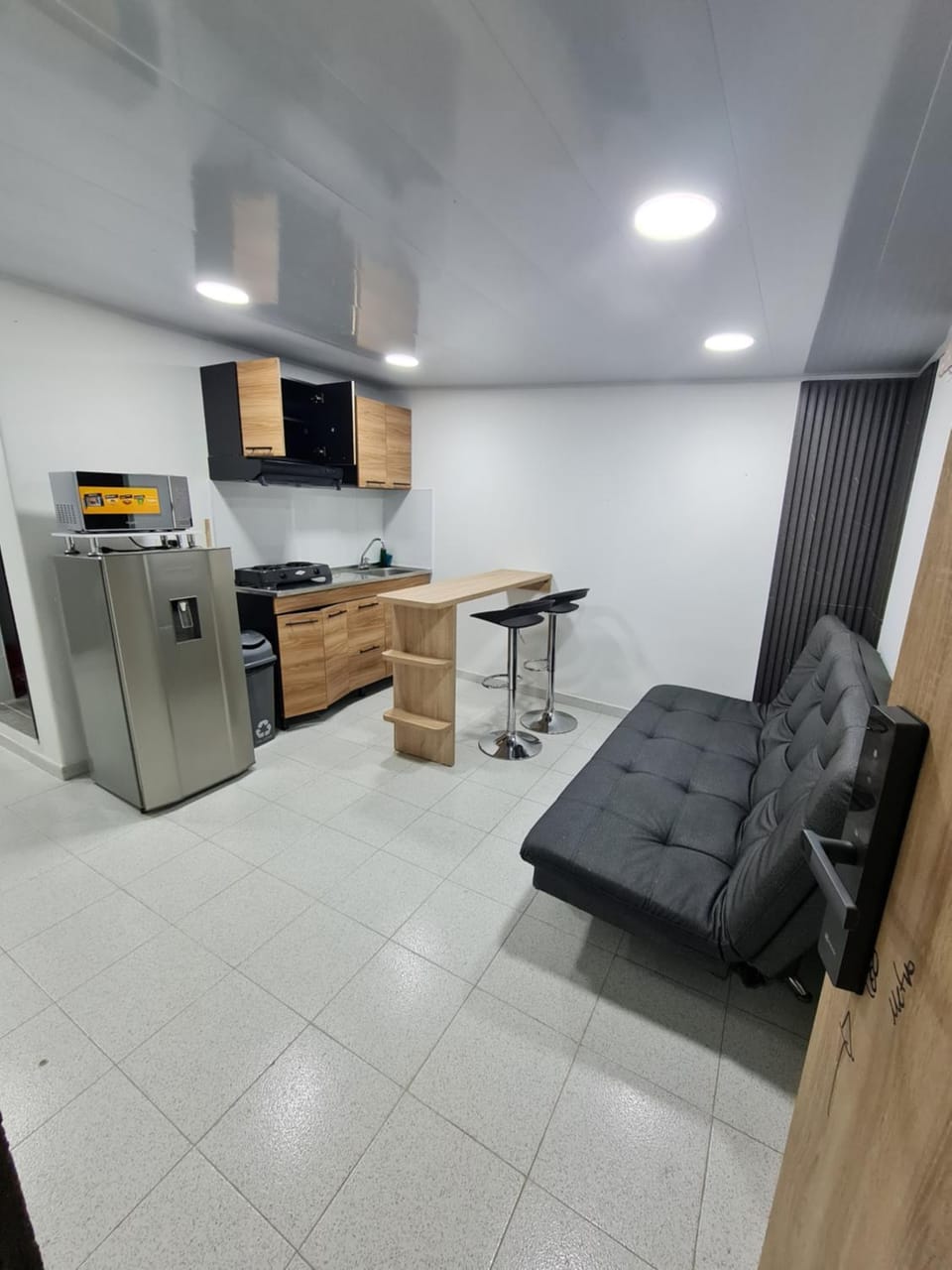 New Cozy Apartment in the Poblado, San Lucas Apartment in Envigado