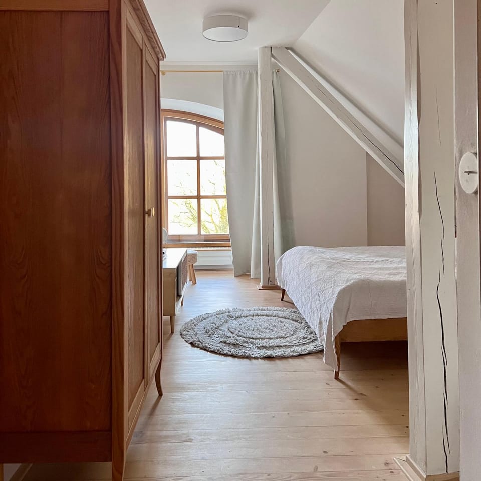 Bed, Photo of the whole room, Bedroom, wardrobe