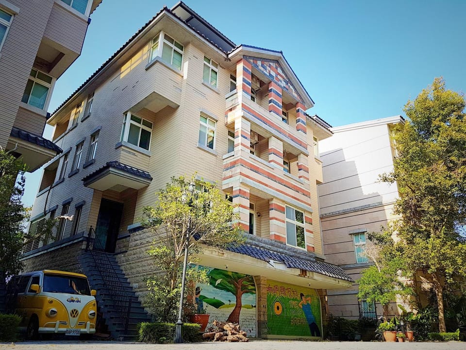 Property building, Facade/entrance