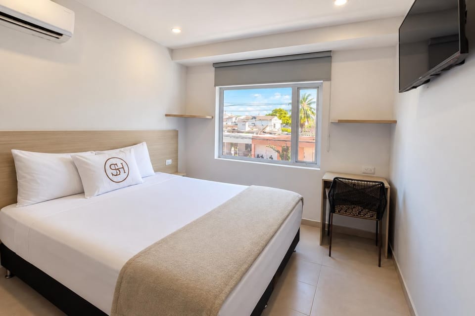 Bed, Bedroom, air conditioner