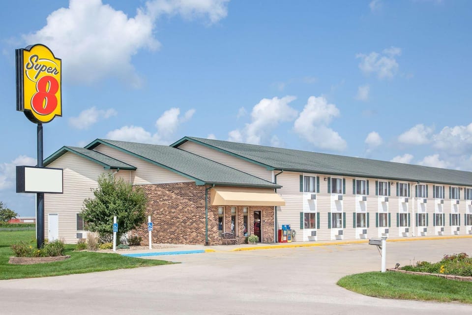 Property building, Day, On site, Time of day