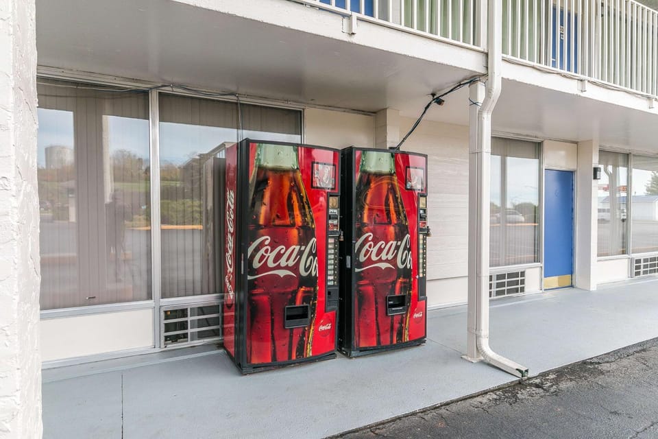 Property building, vending machine