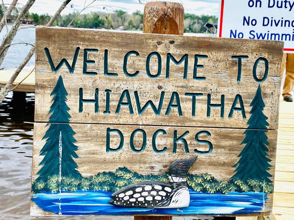 Hiawatha Lodge Inn Hotel in Wisconsin